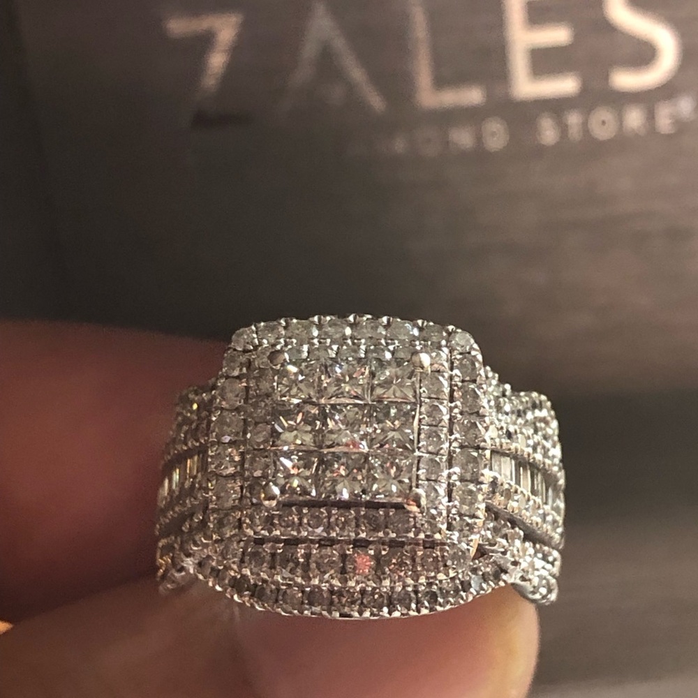 2 cttw Zales Diamond Gold Ring